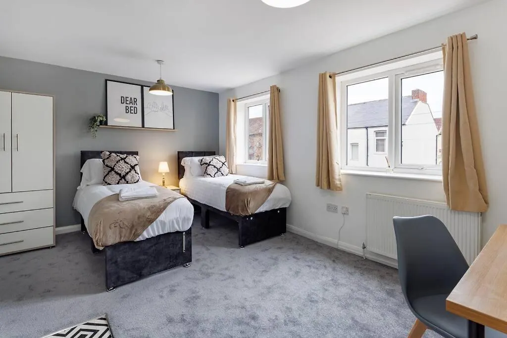 City Centre Studio 6 With Kitchenette, Free Wifi And Smart Tv By Yoko Property contacts